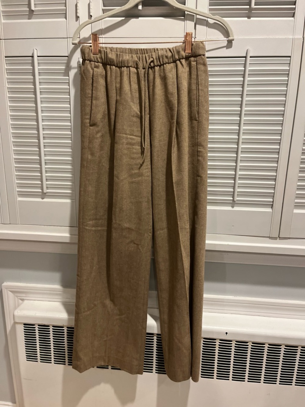 Banana Republic Men's Drawstring Wide-Leg Chinos in Tan
